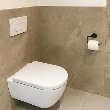 Modern With Terrace Patio דירה וינר ניודורף