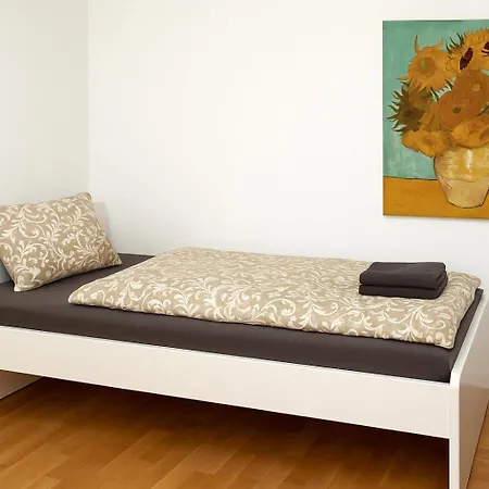 Modern With Terrace Patio * וינר ניודורף