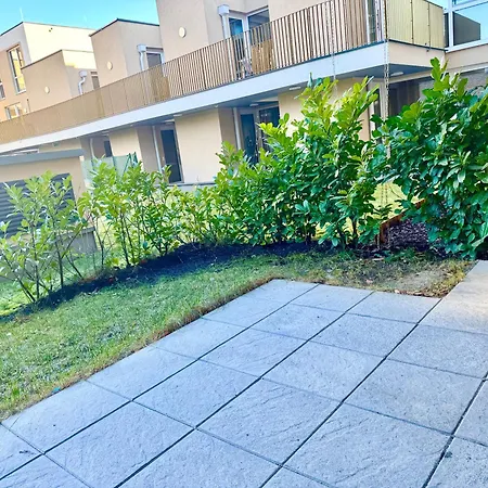 דירה Modern With Terrace Patio *