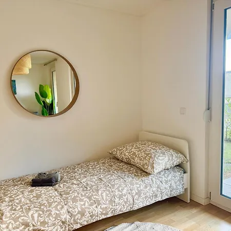 דירה Modern With Terrace Patio *