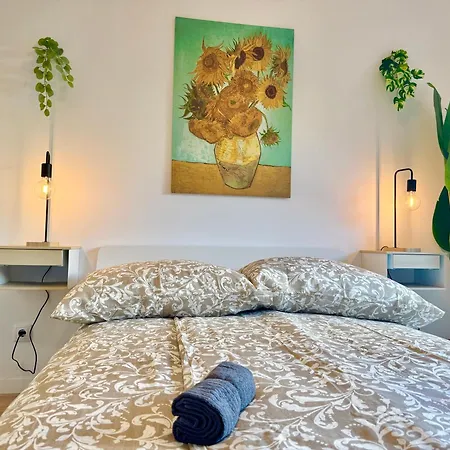 Modern With Terrace Patio וינר ניודורף
