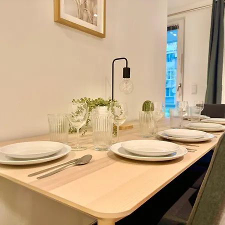 Modern With Terrace Patio וינר ניודורף