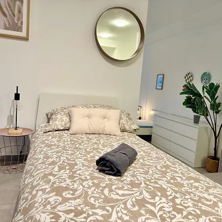 דירה Modern With Terrace Patio *