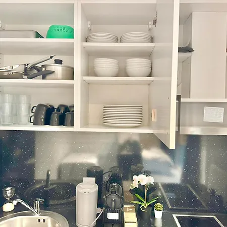 Modern With Terrace Patio * וינר ניודורף