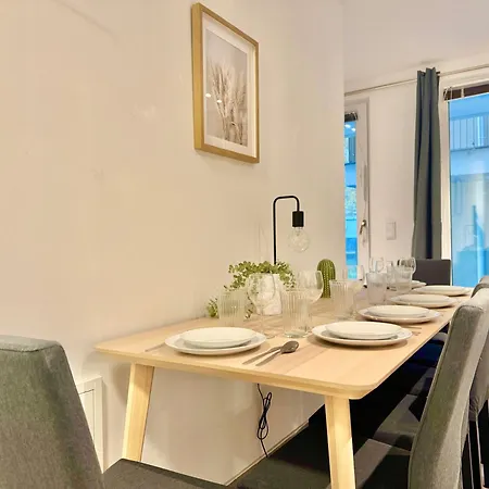 Modern With Terrace Patio דירה