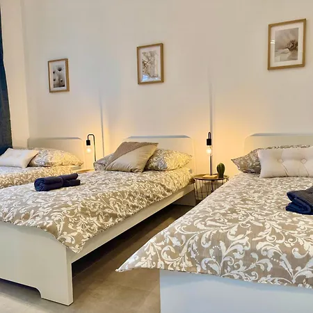 Modern With Terrace Patio דירה וינר ניודורף