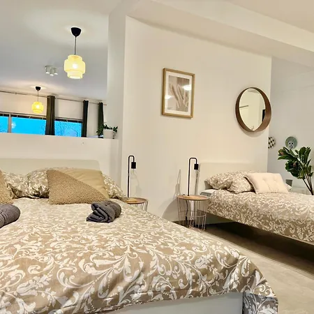 Modern With Terrace Patio וינר ניודורף