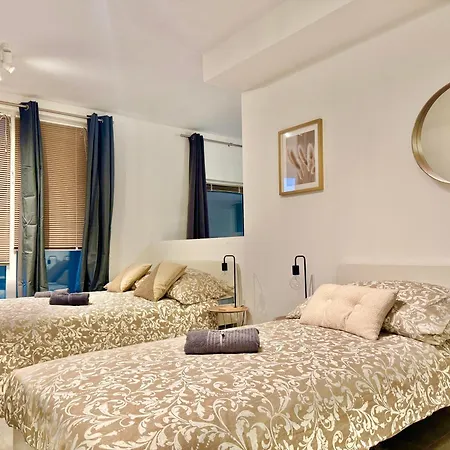 Modern With Terrace Patio * וינר ניודורף