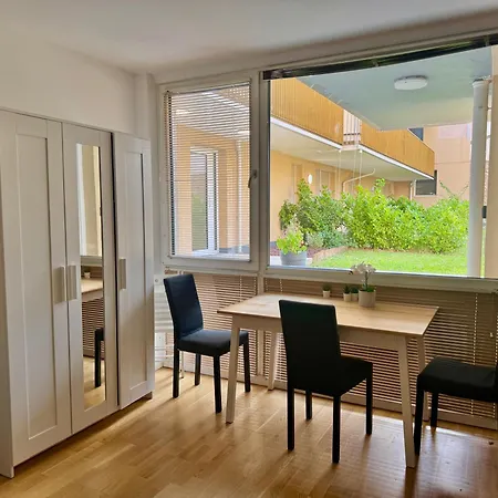 דירה Modern With Terrace Patio וינר ניודורף